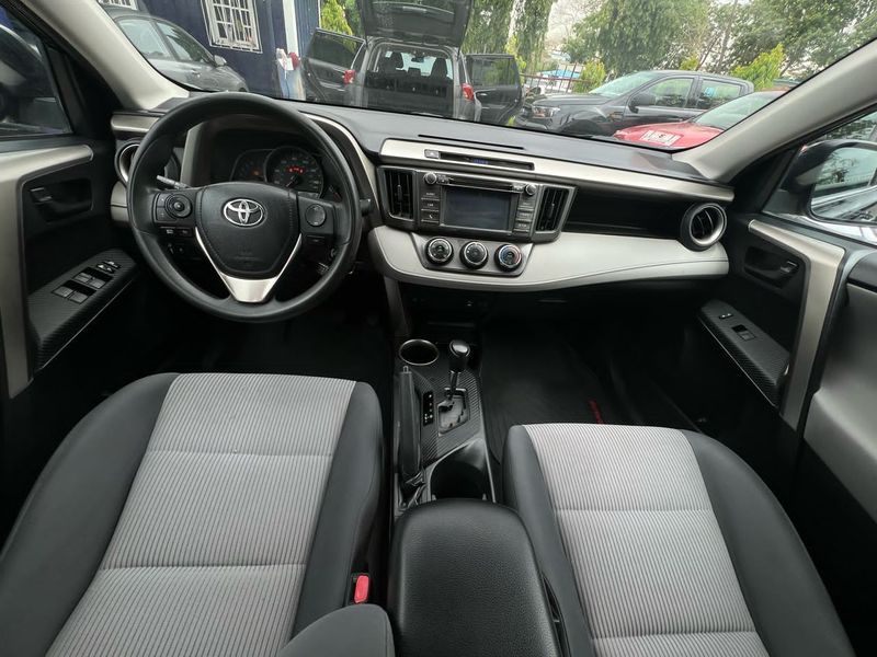Thumbnail 8 of 2015 Toyota RAV4 LE